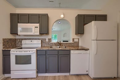 1692 Westmeadow Dr, Columbus, OH 43223 - photo 7