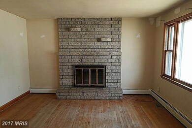 721 Clover Ave, Essex, MD 21221 - photo 2