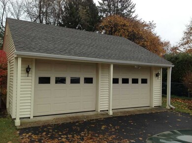 11 Stone Path Ln, West Springfield, MA 01089 - photo 2