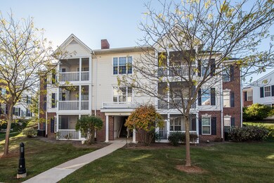 922 W Summerfield Glen Cir unit 110, Ann Arbor, MI 48103 - photo 2