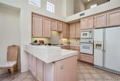 You will enjoy preparing meals in the fully appoin