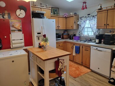 141 Lancaster Rd unit 24, Gorham, NH 03581 - photo 7
