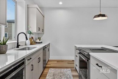 1719 S Rock View Ln, Boise, ID 83705 - photo 5