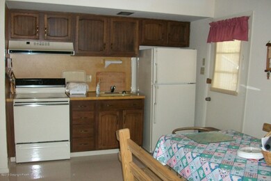 Eat- In Kitchen