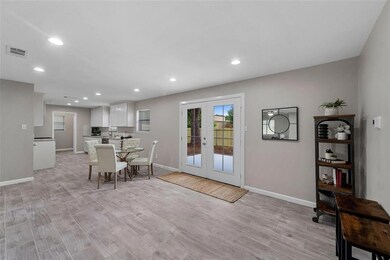 904 Scott Dr, Hurst, TX 76053 - photo 4