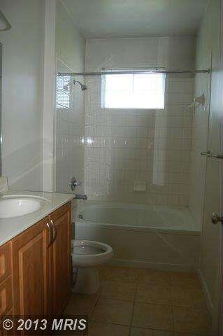 12917 Centre Park Cir unit 115, Herndon, VA 20171 - photo 6