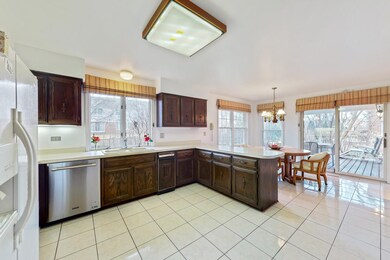 2355 Mohawk Ln, Glenview, IL 60026 - photo 5