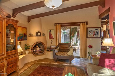 3 LIVING RM FIREPL_8801