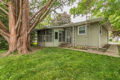 911 Timmons Dr, Tuscola, IL 61953 - photo 5