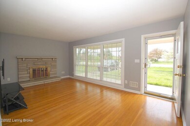 7804 Smyrna Pkwy, Louisville, KY 40228 - photo 6