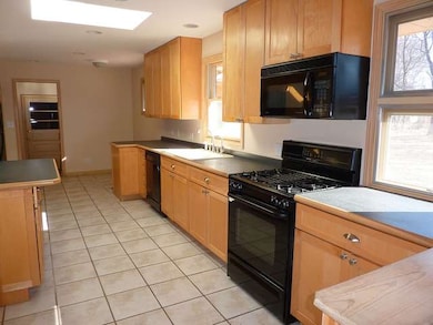 7S533 Plainfield Naperville Rd, Naperville, IL 60540 - photo 3