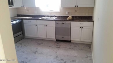 13 Croswell St, Albany, NY 12206 - photo 3