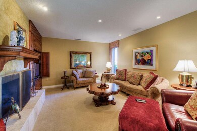004_Living Room