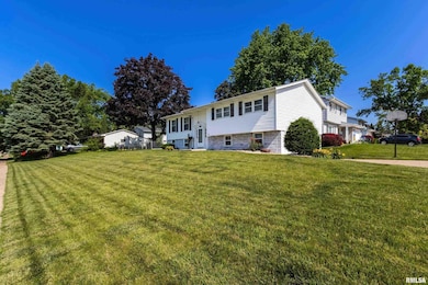 208 W 46th St, Davenport, IA 52806 - photo 3