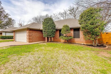 1102 Sandstone Dr, Cleburne, TX 76033 - photo 3