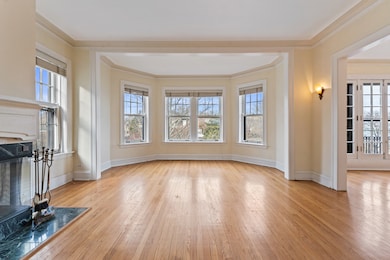 628 Sheridan Square unit 2, Evanston, IL 60202 - photo 2