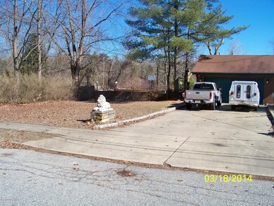 14 Bock Blvd 032
