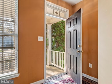 5540 Hobsons Choice Loop, Manassas, VA 20112 - photo 2