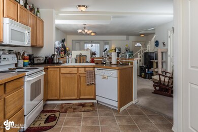 194 Rusty Alan Place 3-large-007-Kitchen