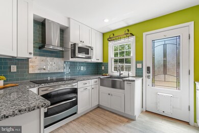 8353 Forrester Blvd, Springfield, VA 22152 - photo 4