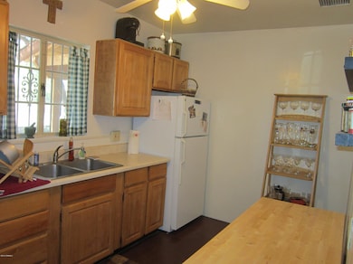 7-FH-kitchen2