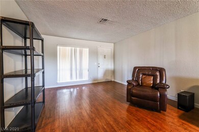 5219 Caliente St unit 14 Bldg5219, Las Vegas, NV 89119 - photo 4