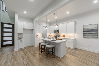 5021 Creekmont Dr, Houston, TX 77091 - photo 4