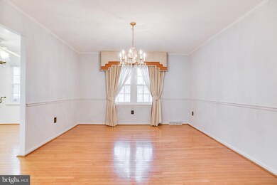 9213 Burnetta Dr, Annandale, VA 22003 - photo 6