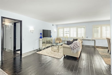 1121 N Olive Dr unit 209, West Hollywood, CA 90069 - photo 6