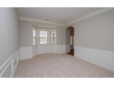 GREAT ROOM WITH BAY WINDOW