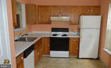 6922 Diamond Ct, District Heights, MD 20747 - photo 2