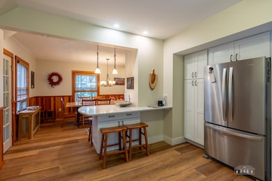 26 Maple St LP-29