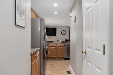 450 Providence St unit 27, West Warwick, RI 02893 - photo 3