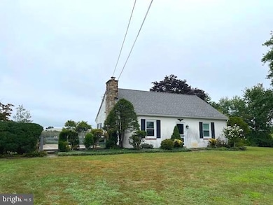 355 Rockdale Dr, Coatesville, PA 19320 - photo 2