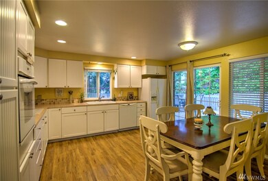 8902 Colgate Dr W, University Place, WA 98466 - photo 6