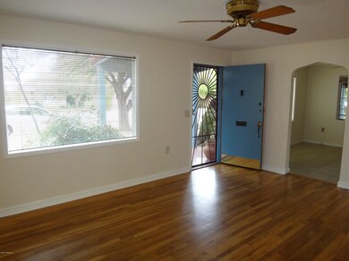Living Room w/Solid Oak Floors