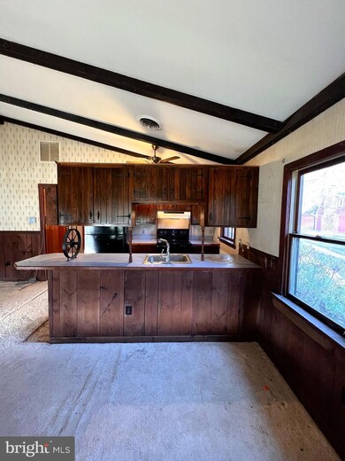 375 Mason Dr, Harpers Ferry, WV 25425 - photo 7