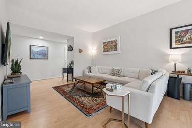 1639 Parkcrest Cir unit 7A/301, Reston, VA 20190 - photo 4