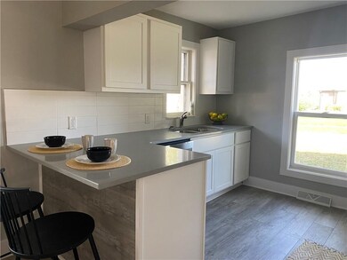 406 S 11th St, Adel, IA 50003 - photo 5