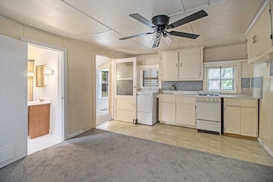 217 Jewell St, Otsego, MI 49078 - photo 2