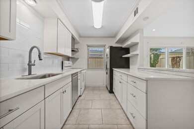 Clean & Bright Kitchen