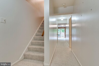 6062 Morgan Ct, Alexandria, VA 22312 - photo 5