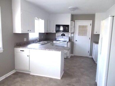 2108 E Willow St, Scottsboro, AL 35768 - photo 4