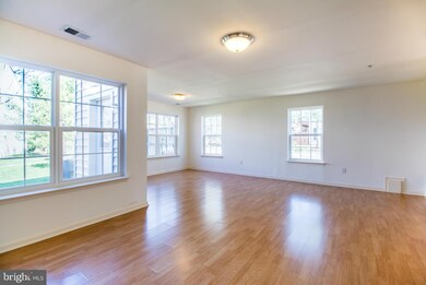 12935 Woodcutter Cir, Germantown, MD 20876 - photo 6