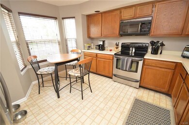 126 Quaker Dr, Bethlehem, PA 18020 - photo 3