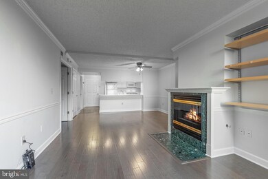 The Williamsburg unit 819, Arlington, VA 22201 - photo 2