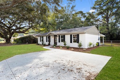 613 Clark Ave, Ocean Springs, MS 39564 - photo 2