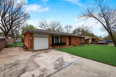 424 Hurstview Dr, Hurst, TX 76053 - photo 3