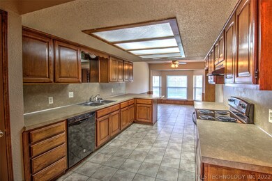 3000 E Oakridge St, Broken Arrow, OK 74014 - photo 6