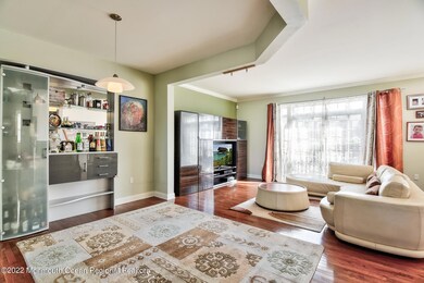 005_Living Room